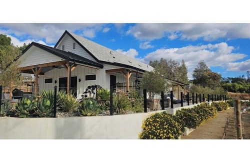 Temecula Apartment | Hidden Hacienda, Temecula Wine Country n1 of 4 individual private suites