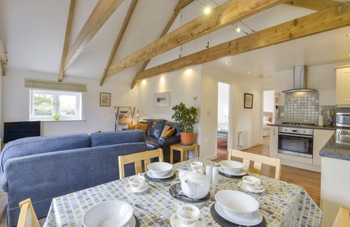 Charlestown Cottage | HIDEAWAY BARN, with a garden in Charlestown