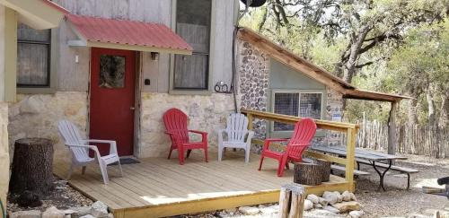 Uvalde House | Hideaway Cabin cabin