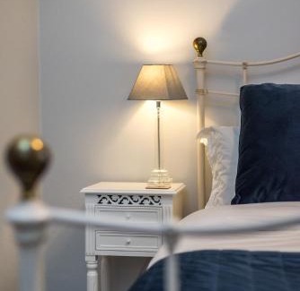 Penicuik House | Hideaway country cottage near Edinburgh