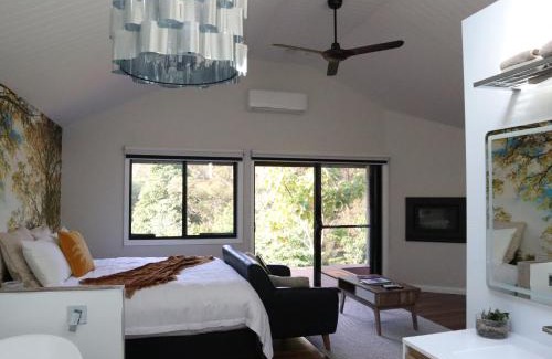 Mapleton Villa | Hideaway Falls - Piccabeen Cabin