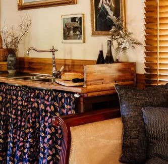 Penguin House | Hideaway Farmlet Romantic Cottage with Miniature Goats