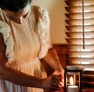 Penguin House | Hideaway Farmlet Romantic Cottage with Miniature Goats