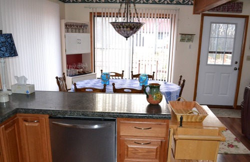 Higgins Lake Ski Chalet | Higgins Lake Hilltop Hideaway