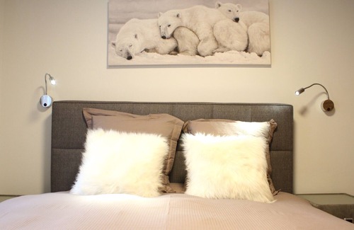 Lens Apartment | High-End & Central for up to 6 guests | Ambassadeurs