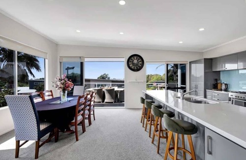 Bell Block House | High-End Holiday Home in New Plymouth