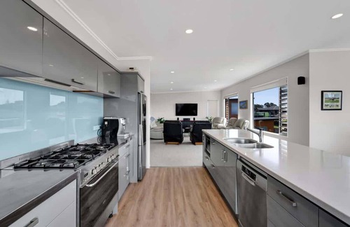 Bell Block House | High-End Holiday Home in New Plymouth