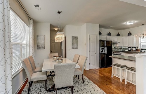 Memphis House | High End Mud Island Home