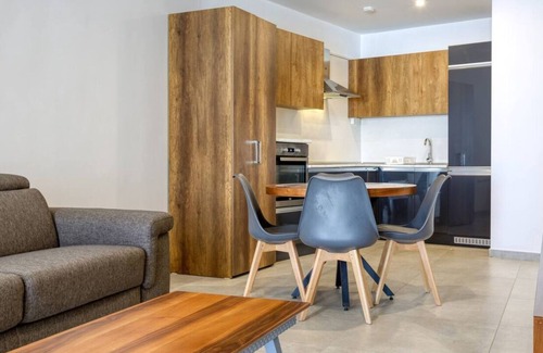 Swieqi Apartment | High floor 1BR with Pool access & WIFI in Swieqi