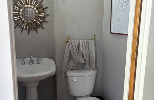 Red Rock Other | High Point a Charming 2-bedroom sleeps 6 farmhouse in Red Rock with AC, WiFi