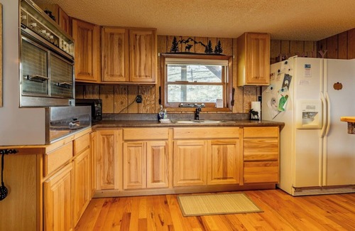 Cody Cabin | High Point Hideout- awe-inspiring mountain top views near Yellowstone National Parks East entrance!