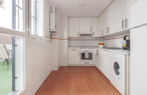 La Algaba Apartment | High quality apartment 3 bedrooms, 2 bathrooms & patio/wifi. La Algaba