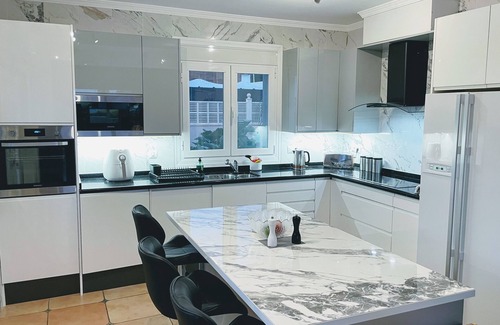 Casas de Torrat Villa | High Quality Villa, 39 Five STAR REVIEWS, Beach 5 min drive, Heated Pool.