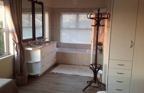 Lynnwood Apartment | High security and very central location