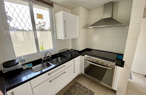 Jardim Virginia House | HIGH STANDARD MODERN HOUSE, AIR-CONDITIONED, 5X SUITES, WITH POOL AND BARBECUE.