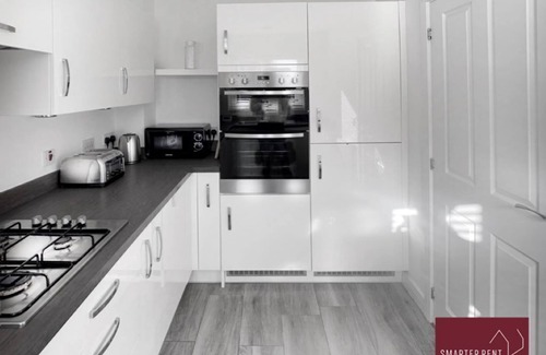 High Wycombe House | High Wycombe - Garden, Parking, 2Bed