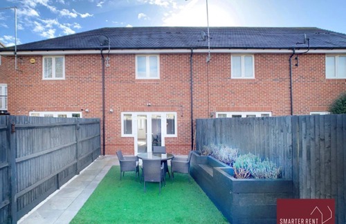 High Wycombe House | High Wycombe - Garden, Parking, 2Bed
