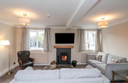 Flamborough House | Highcliffe Cottage