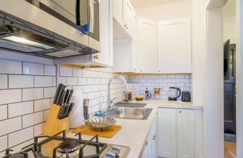 East Avenue Apartment | Highfall Hideaway Your Cozy Escapewi-fitvpets