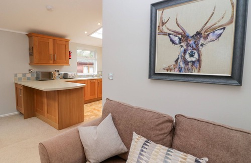 Troutbeck Cottage | HIGHFIELD LODGE, pet friendly, with a garden in Troutbeck