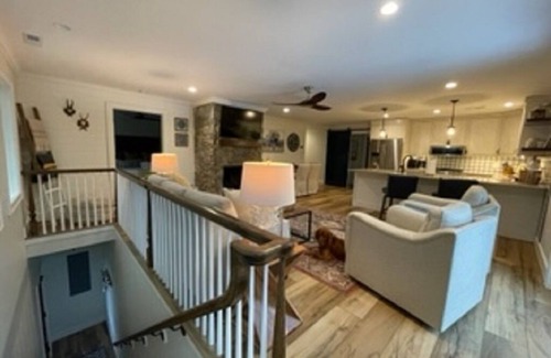 Highlands House | Highlands! Amazing Location, Enjoy Comfort, Style & Dog Friendly!