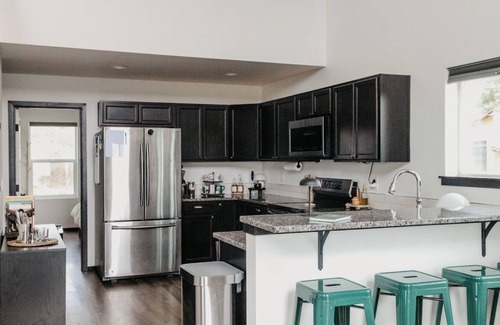 Lyle House | Highlands House - 5 acres with Mt. Hood Views. Dog Friendly!