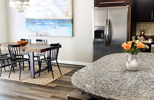 Louisville House | "Highlands Lookout: Your Gateway to Louisville's Ultimate Adventure!"