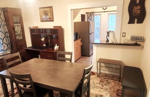 Lakewood House | Highly sought out Lakewood location