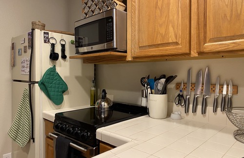 Enumclaw Cabin | Hike Greenwater, Mt. Rainier, Sunrise Visitor Center & Crystal Mountain Sleeps 6