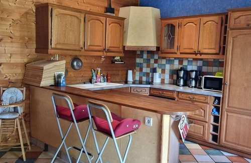 Besse-en-Chandesse House | Hiking, with its incredible view of Besse and the Sancy, with family and friends