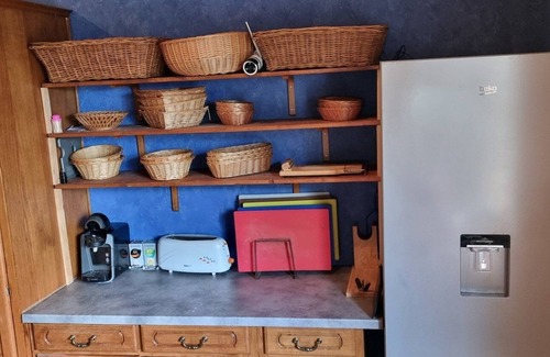 Besse-en-Chandesse House | Hiking, with its incredible view of Besse and the Sancy, with family and friends