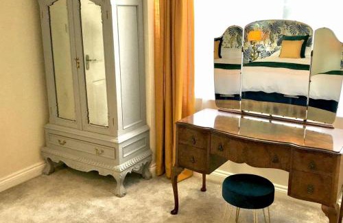 Weston-super-Mare Apartment | Hill Cottage