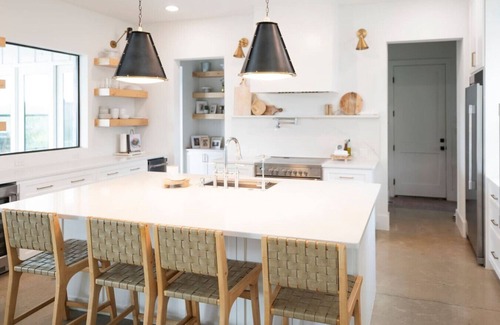 Naumanns Camp Apartment | Hill Country Retreat | Golf Club | Walk to Winery