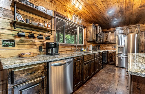 Ozark Cabin | Hillbilly Paradise ~ Brand New Cabin on the Mulberry!
