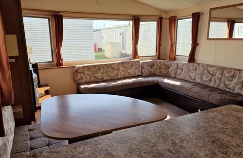 Dymchurch Apartment | Hillcrest