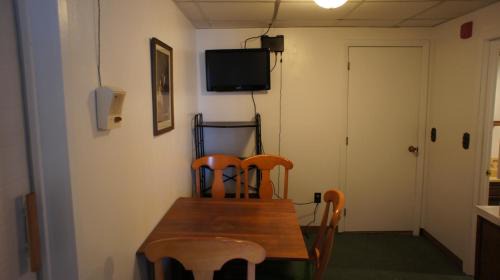 Hampton Hotel | Hillcrest Inn