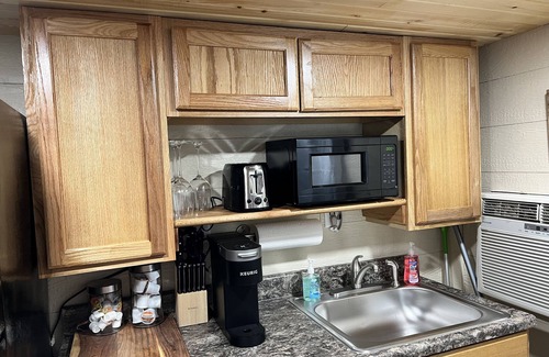 Jasonville Cabin | Hillenbrand Hideaway- perfectly located!