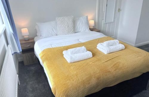 Llanedeyrn House | Hillrise - 3 bedroom house with garden