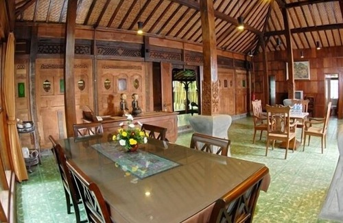 Ungaran Barat Hotel | Hills Joglo Villa