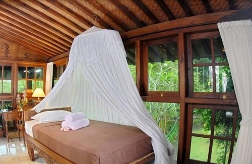 Ungaran Barat Hotel | Hills Joglo Villa