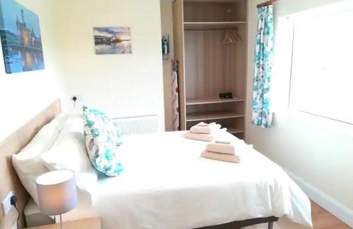 Cahirciveen Apartment | Hillside Cottage Apartment with mountain view