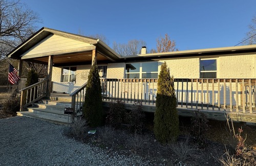 Collierville Other | Hillside farmhouse nLocated on 50 acres n