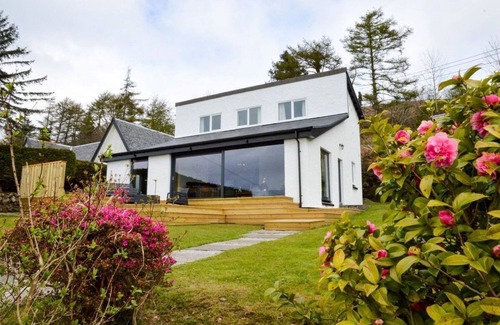 Arduaine House | Hillside Property with Panoramic Views Over Asknish Bay