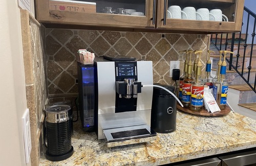 Arroyo Grande House | Hillside view with hot tub