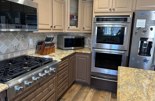 Arroyo Grande House | Hillside view with hot tub