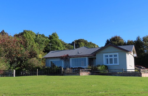 Papatowai House | Hilltop Accommodation Catlins - Lodge