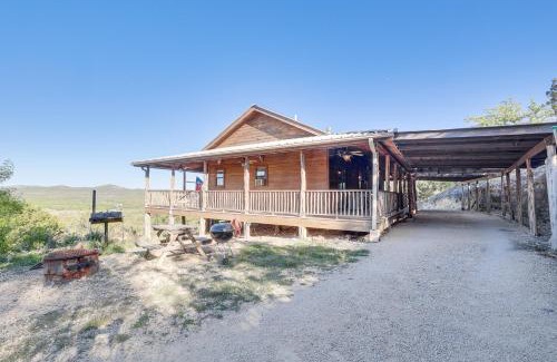 Concan House | Hilltop Concan Cabin with Garner State Park Views!