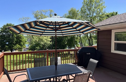 Whitewater House | Hilltop house overlooking Whitewater Lake with beach & boat access mins away.