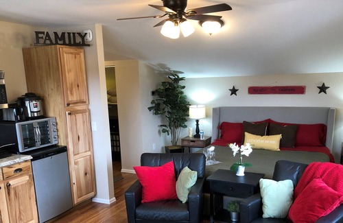 Mount Vernon Apartment | Hilltop House Studio, Hilltop Getaway with Amazing Views of Lookout Mountain