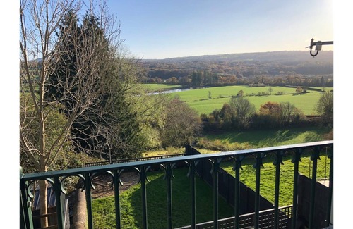 Pentrefelin House | Hilltop Llandeilo